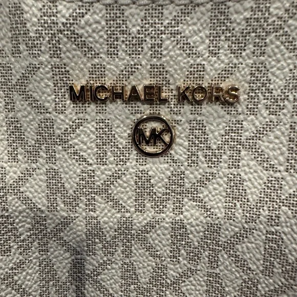 Michael Kors Carrie Shoulder Bag (EUC) - Picture 3 of 16